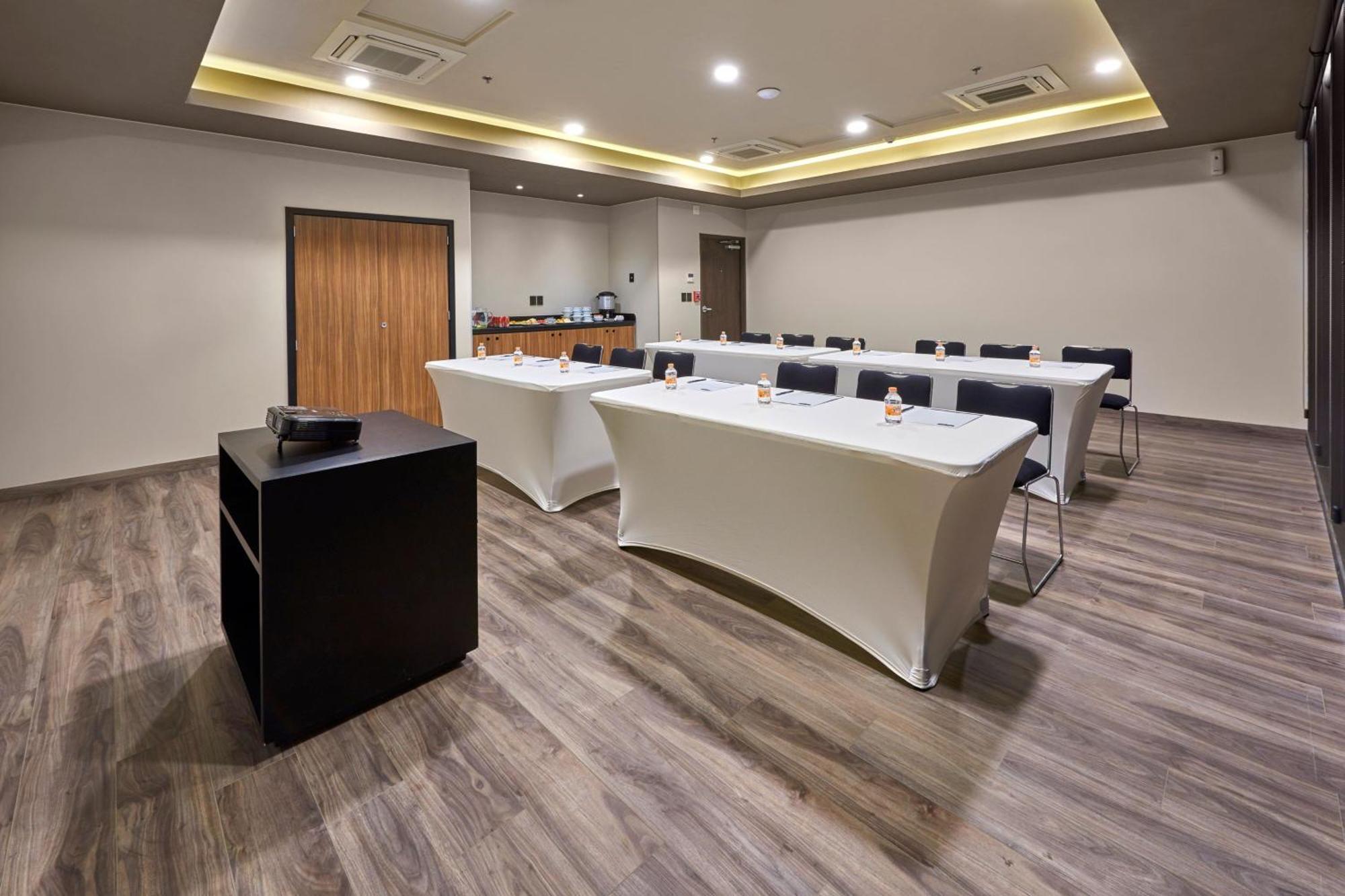 City Express Plus By Marriott Ciudad De Mexico Interlomas Extérieur photo