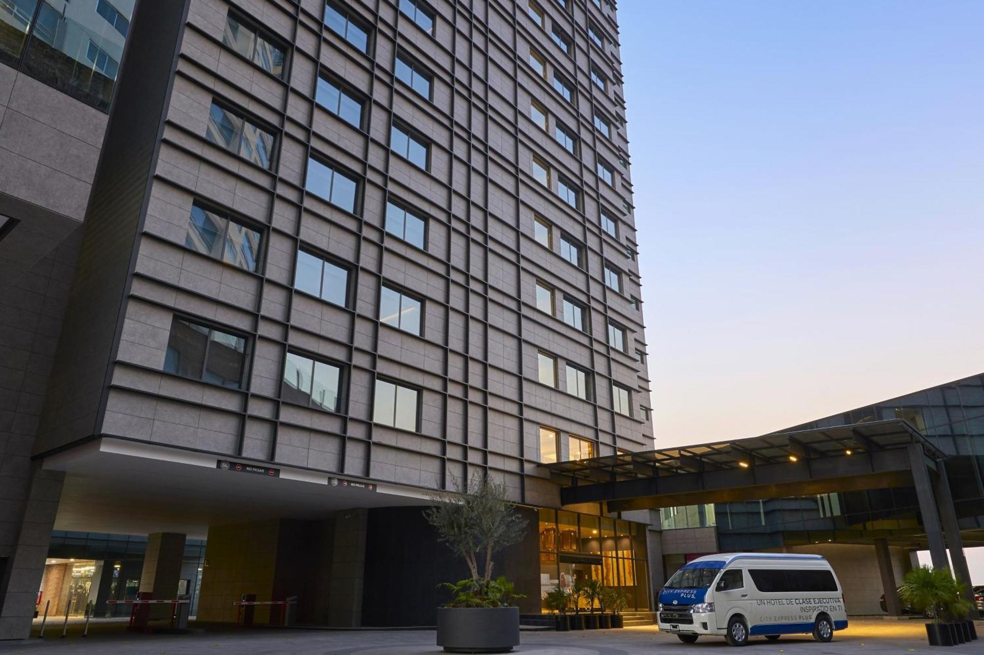 City Express Plus By Marriott Ciudad De Mexico Interlomas Extérieur photo